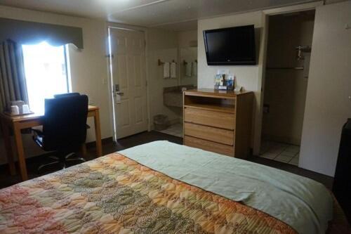 Executive Inn Pearsall Bagian luar foto