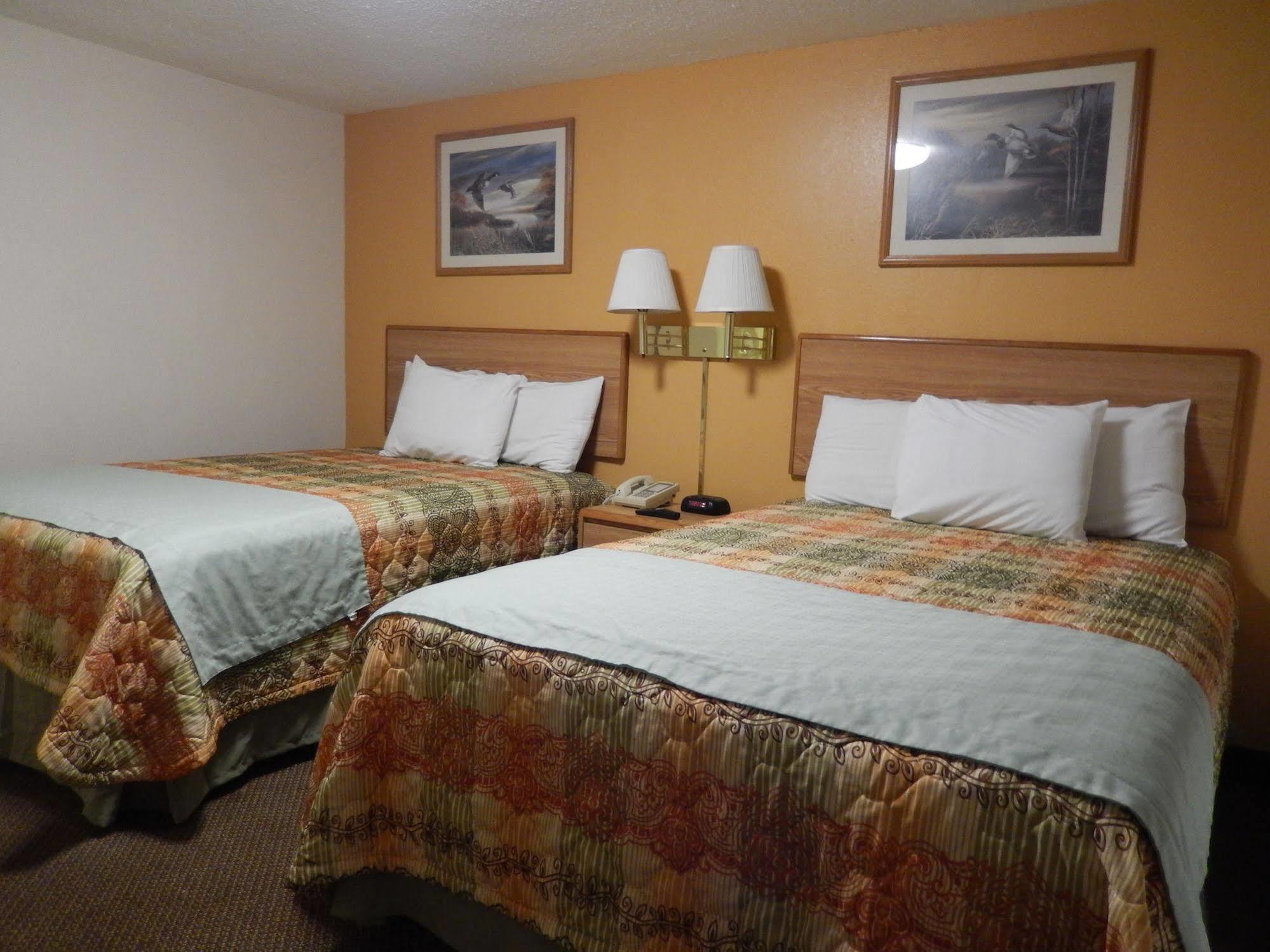 Executive Inn Pearsall Bagian luar foto