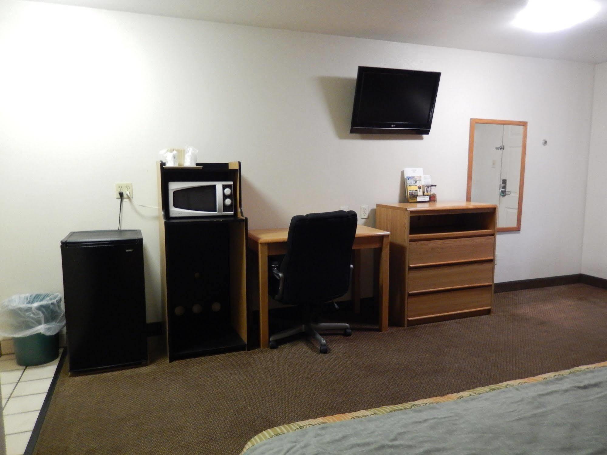 Executive Inn Pearsall Bagian luar foto