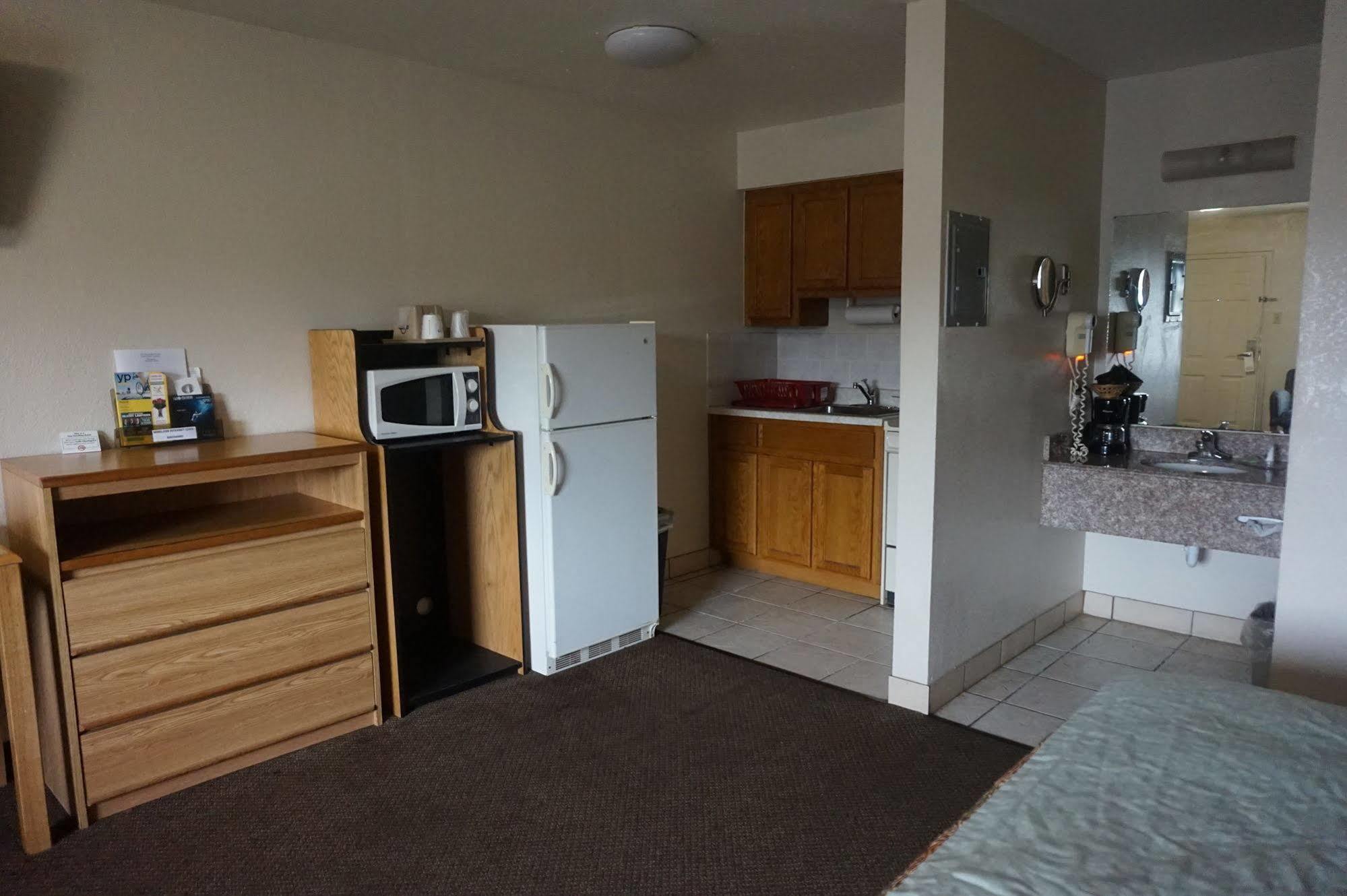 Executive Inn Pearsall Bagian luar foto